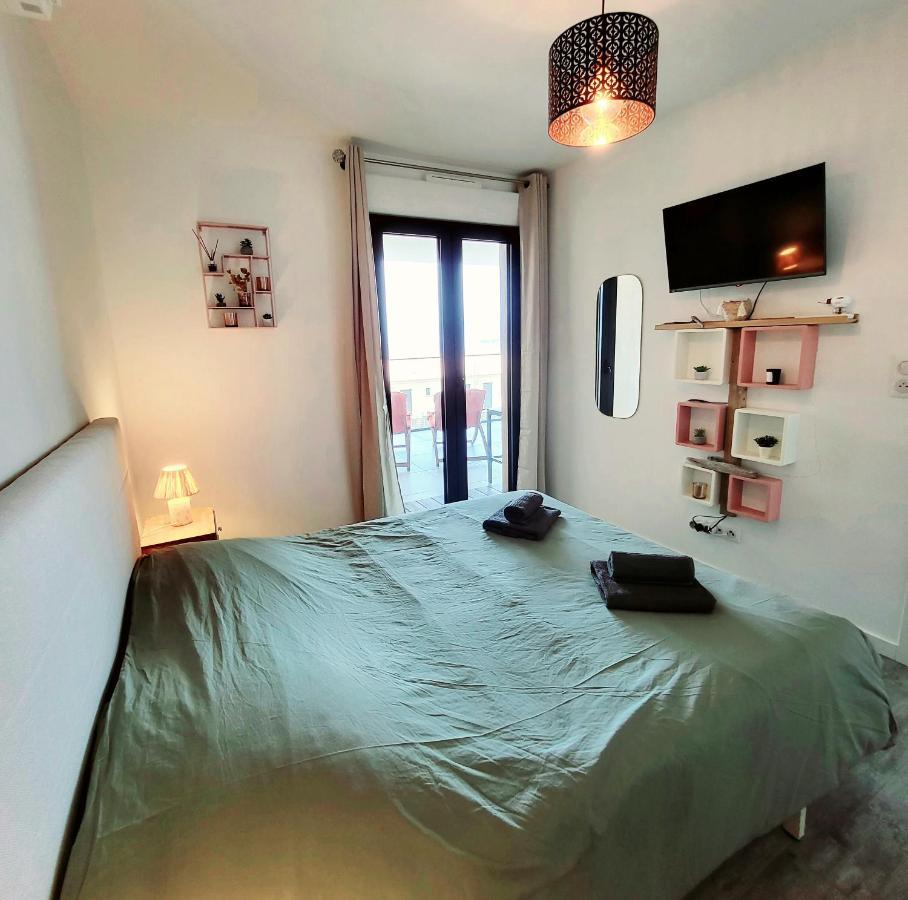 Appartement De Standing Bord De Mer Pietrosella Bagian luar foto