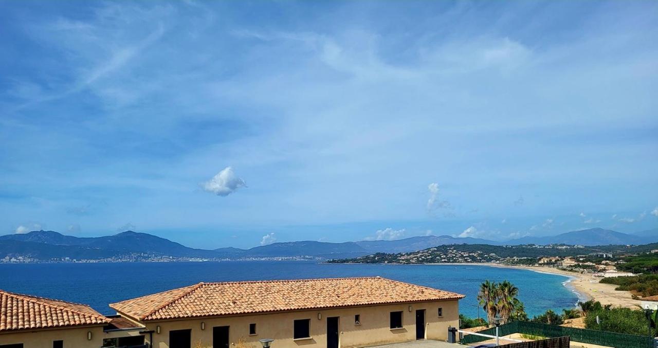 Appartement De Standing Bord De Mer Pietrosella Bagian luar foto